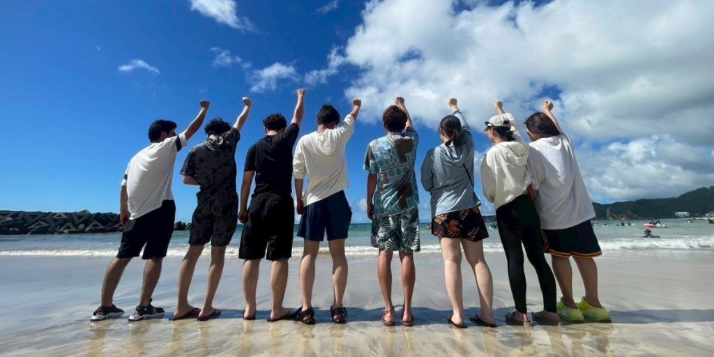 青空の下で海水浴やビーチバレーを満喫！仲間と過ごす時間は笑顔が絶えず、夏ならではの特別な思い出になりました。